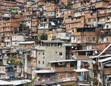 Startup instala painéis solares em favelas no Rio de Janeiro