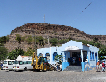 Populações em Cabo Verde ajudam a gerir transporte escolar