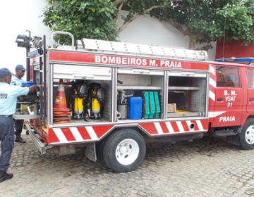 Bombeiros da Praia dispõem da primeira autoescada