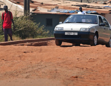 Recuperação de estradas rurais na Guiné-Bissau