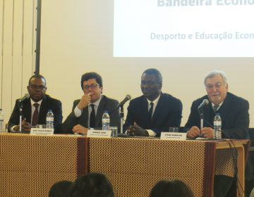 UCCLA acolheu debate sobre Desporto e Educação Económica e homenageou antigas glórias do futebol
