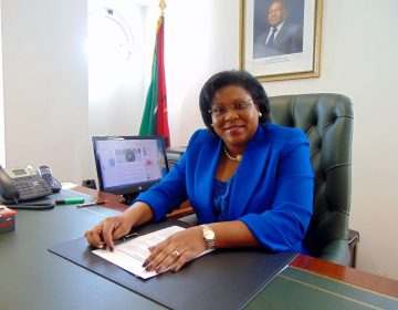 Saída da Embaixadora Fernanda Lichale