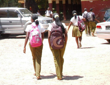 Bolsas de estudo para meninas pobres em Moçambique