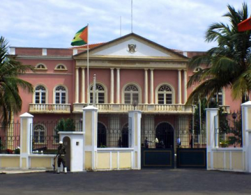 Presidente de São Tomé e Príncipe dá posse ao novo Governo