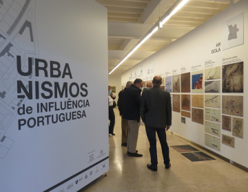 Visita de delegação da Fundação Gulbenkian à exposição da UCCLA