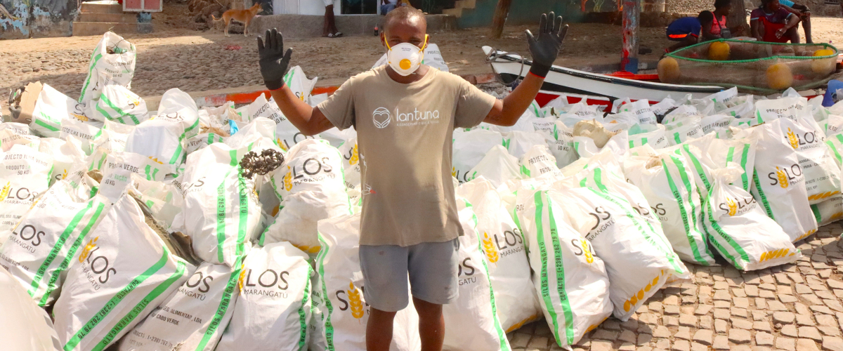 Ação de limpeza comunitária em Porto Mosquito