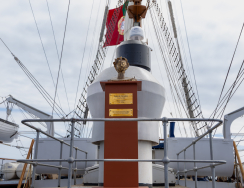 Busto Luís de Camões a bordo do Navio-Escola Sagres - Partida no dia 30 de abril de 2026