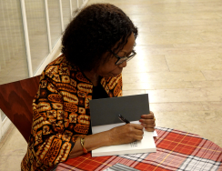 UCCLA acolheu lançamento do livro “Mahanyela: A Vida na Periferia da Grande Cidade de Ka Mpfumo, Lourenço Marques, Maputo” 