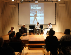 Livro O colono preto saiu do guarda-fato apresentado na UCCLA