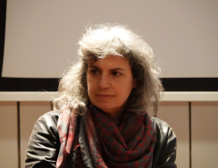 Livro O colono preto saiu do guarda-fato apresentado na UCCLA