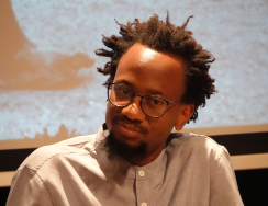 Livro O colono preto saiu do guarda-fato apresentado na UCCLA