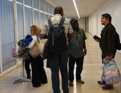 Livro O colono preto saiu do guarda-fato apresentado na UCCLA