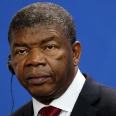 Presidente angolano João Lourenço faz remodelação no executivo