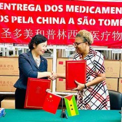 China doa medicamentos e equipamentos médicos a São Tomé e Príncipe