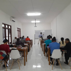 Curso de português em Dili