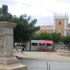 Adaptação da Praça Alexandre de Albuquerque a pessoas com deficiência