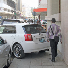 Maputo quer disciplinar o estacionamento