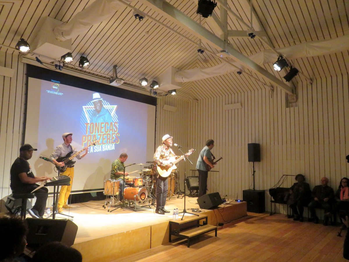 Tonecas Prazeres e a sua banda ao vivo na UCCLA_9638