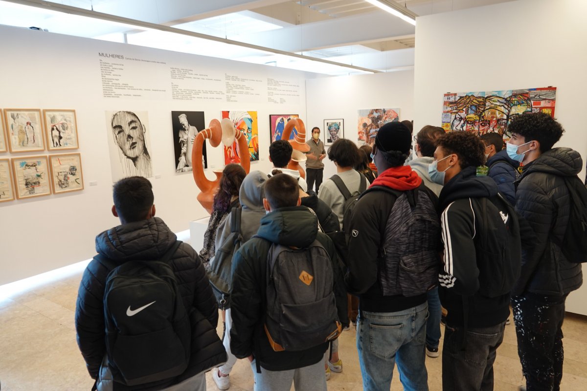 Visita alunos Escola Marques de Pombal a expo da UCCLA_DSC07118